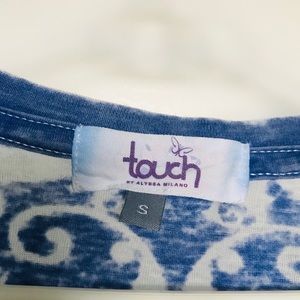 New York Giants t-shirt Women’s by Alissa Milano